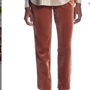 NWT Romeo & Juliet velvet straight leg pants Rust color M